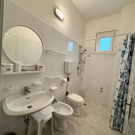Urania Nuova Gestione Hotel Rímini