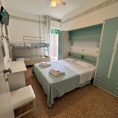 Urania Nuova Gestione 3* Rímini