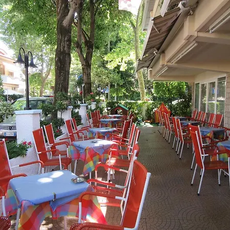 Hotel Urania Nuova Gestione Rímini