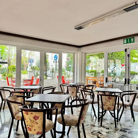 Hotel Urania Nuova Gestione 3*