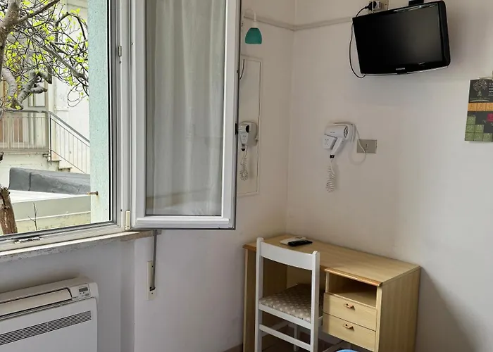 Urania Nuova Gestione 3* Rimini