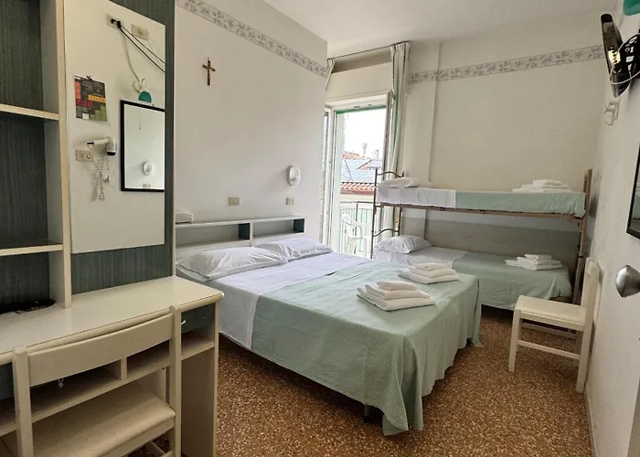 Hotel Urania Nuova Gestione 3*